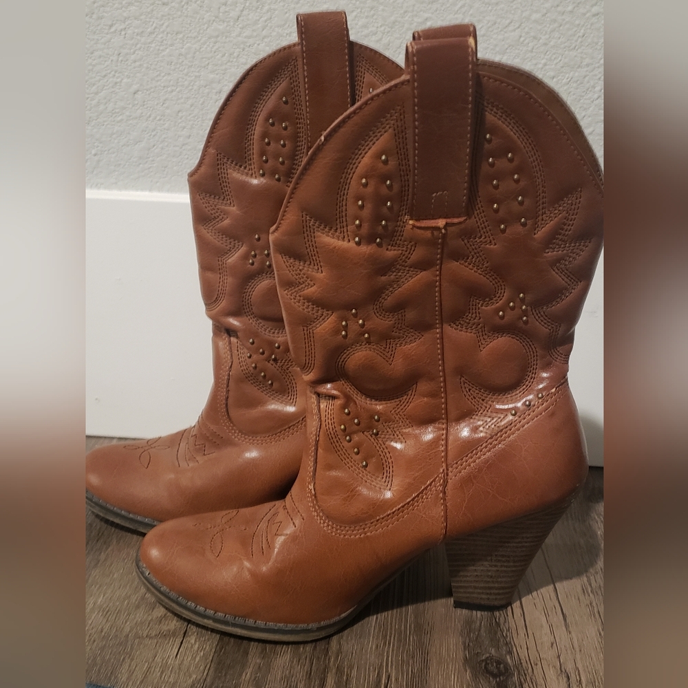 Faux Leather Boots Size 7.5
